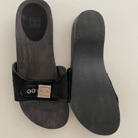 Chanel black wooden mules. Excellent condition. Authentic. - Picture 3 of 6